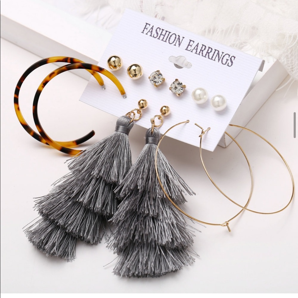 ⭐️ Fashion Earrings ⭐️